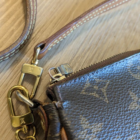 Louis Vuitton Eva clutch - Picture 13 of 16